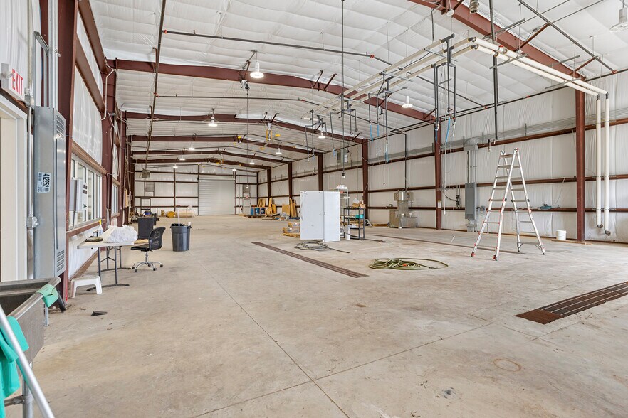 More Photos Of 2702 Fort Worth Hwy, Hudson Oaks Warehouse For Sale