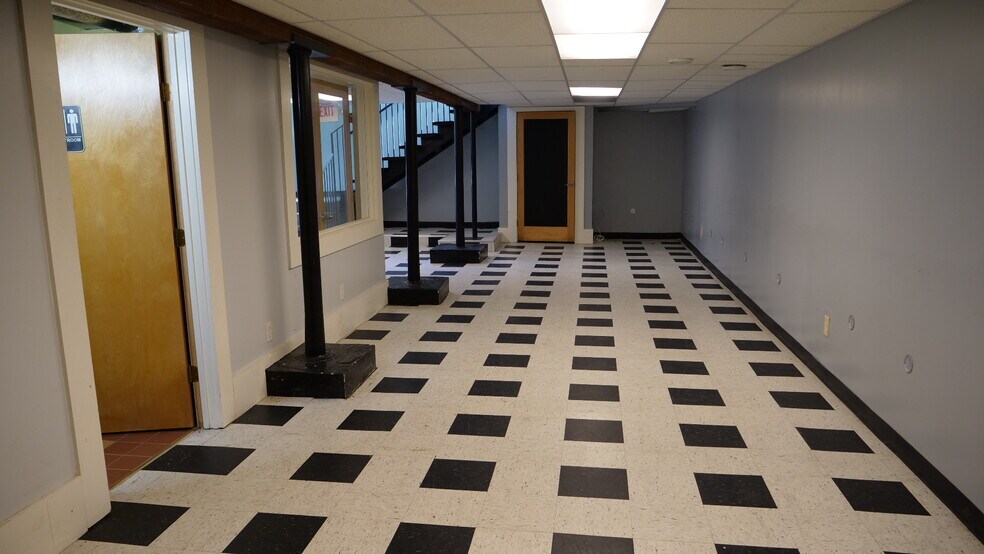 More Photos Of 843 Rice St, Saint Paul Storefront Retail Residential For Lease