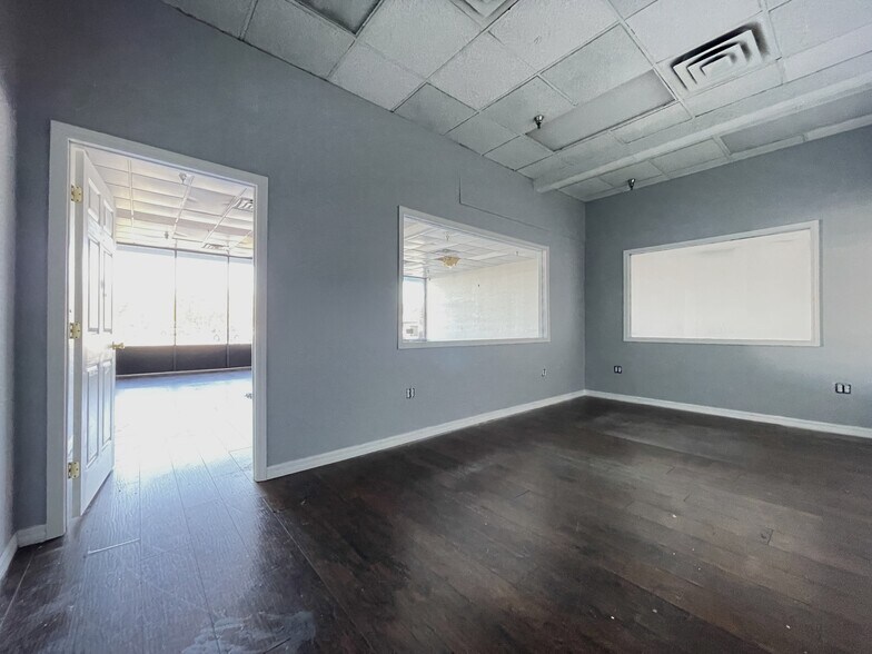 More Photos Of 2018-2132 SW 34th St, Gainesville General Retail For Lease