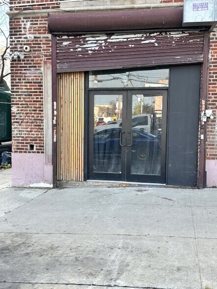 More Photos Of 1318 Oakpoint Ave, Bronx Distribution For Lease