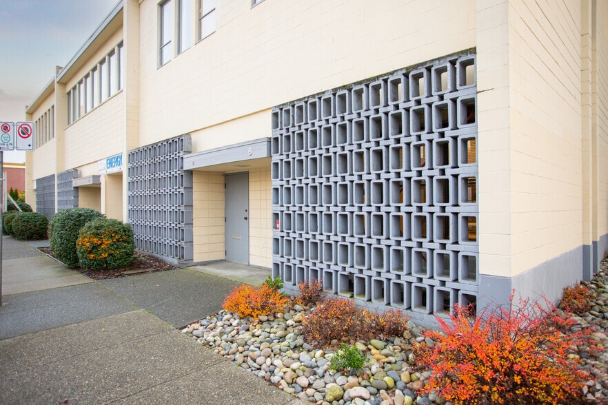 More Photos Of 12 3rd Ave E, Vancouver Warehouse For Lease