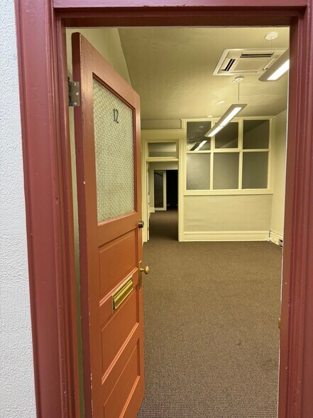 More Photos Of 15 S Tracy Ave, Bozeman Office For Lease
