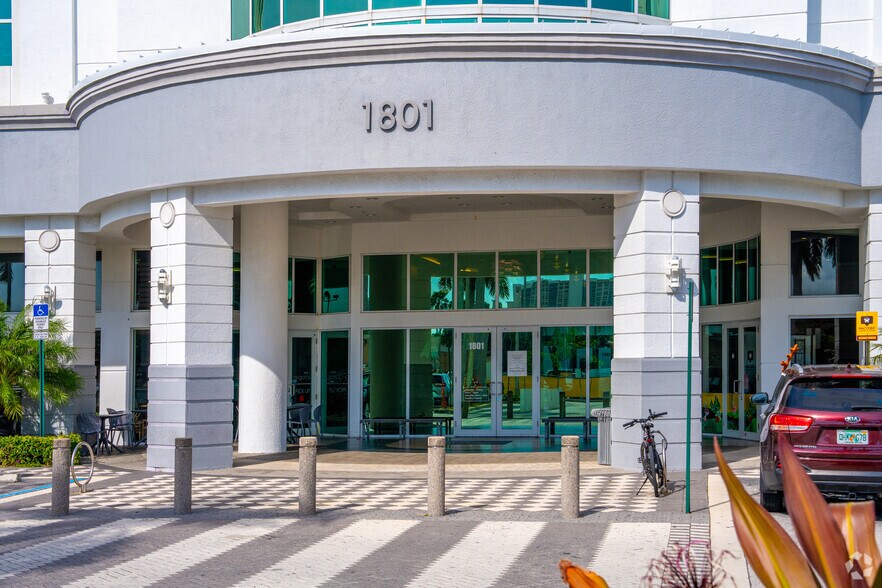 More Photos Of 1801-1837 NE 123rd St, North Miami Coworking Space