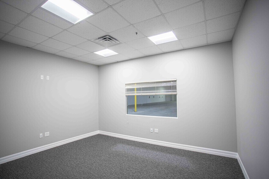 More Photos Of 501-531 Codisco Way, Sanford Manufacturing For Lease