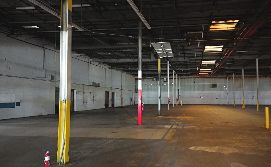More Photos Of 8673 Lyons Marengo Rd, Lyons Manufacturing For Lease