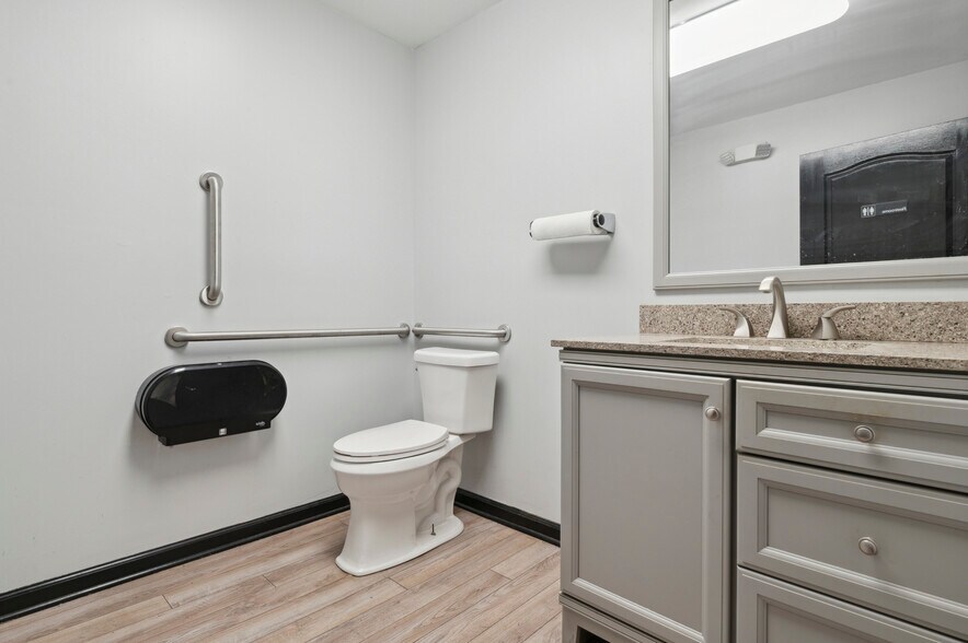 More Photos Of 101 Greenbank Rd, Wilmington Freestanding For Lease