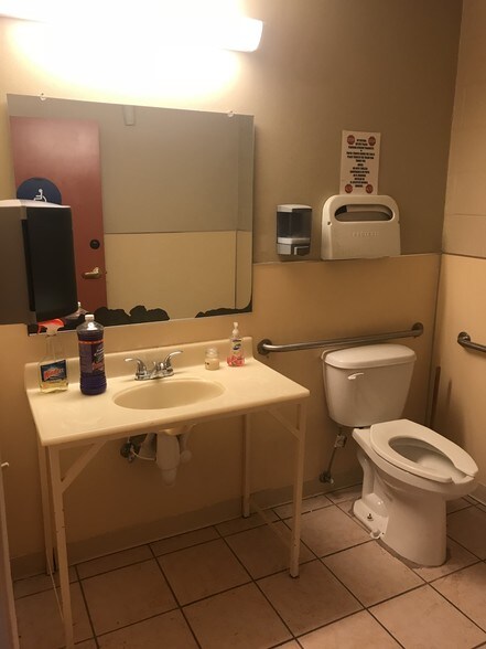 More Photos Of 313 W F St, Ontario Medical For Lease