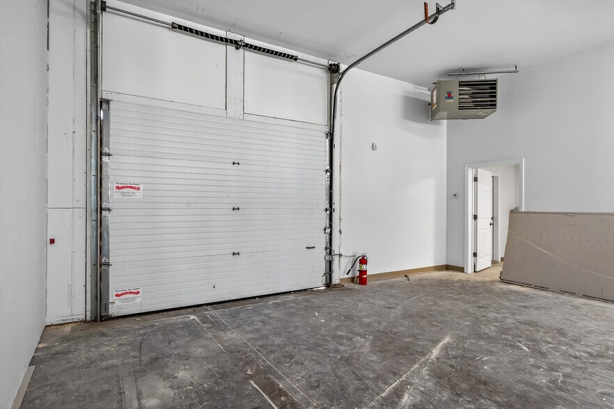 More Photos Of 430 Chapel Hill Rd, Oakdale Freestanding For Lease