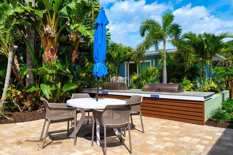 More Photos Of 212 Casey Key Rd, Nokomis Hotel For Sale