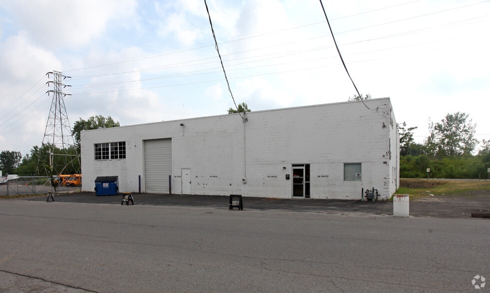 Primary Photo Of 747 Walden Ave, Buffalo Warehouse For Lease