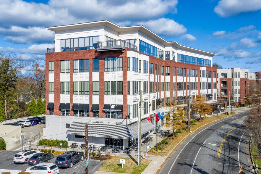 More Photos Of 2820 Selwyn Ave, Charlotte Office For Lease