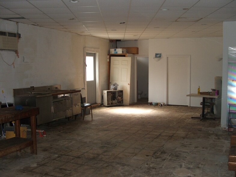 More Photos Of 1528 Four Locust Hwy, Keysville Office For Sale