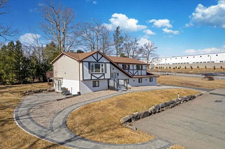 More Photos Of 3360 PA-940, Mount Pocono Specialty For Sale