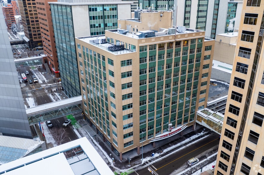 More Photos Of 736 8 Av SW, Calgary Apartments For Lease