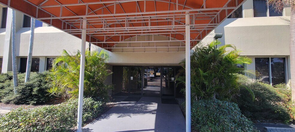 More Photos Of 3949 Evans Ave, Fort Myers Medical For Sale