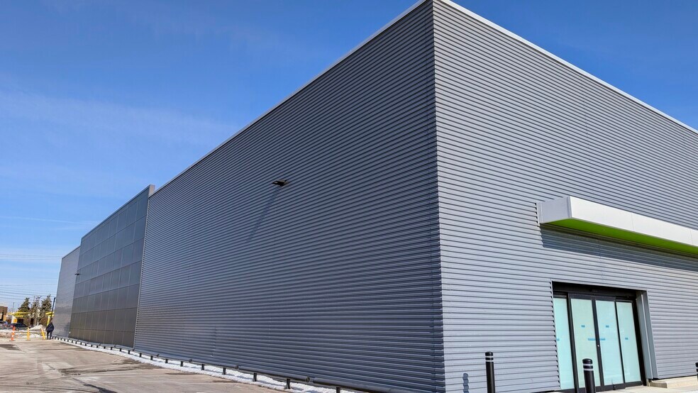 More Photos Of 29270-29350 Plymouth Rd, Livonia Freestanding For Lease