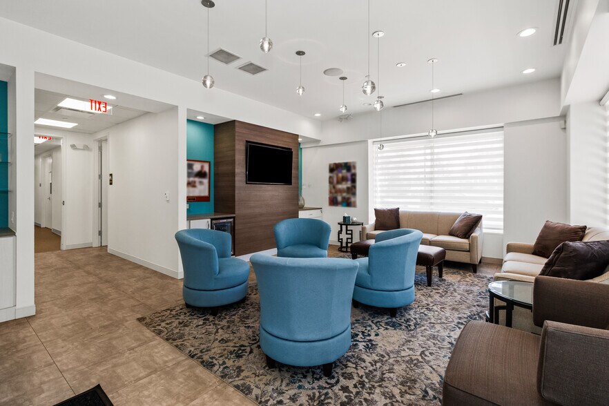 More Photos Of 2300 Chestnut Ave, Glenview Apartments For Sale