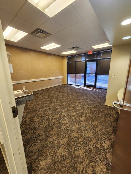 More Photos Of 8400 Northrun Medical Dr, Mechanicsville Office For Lease