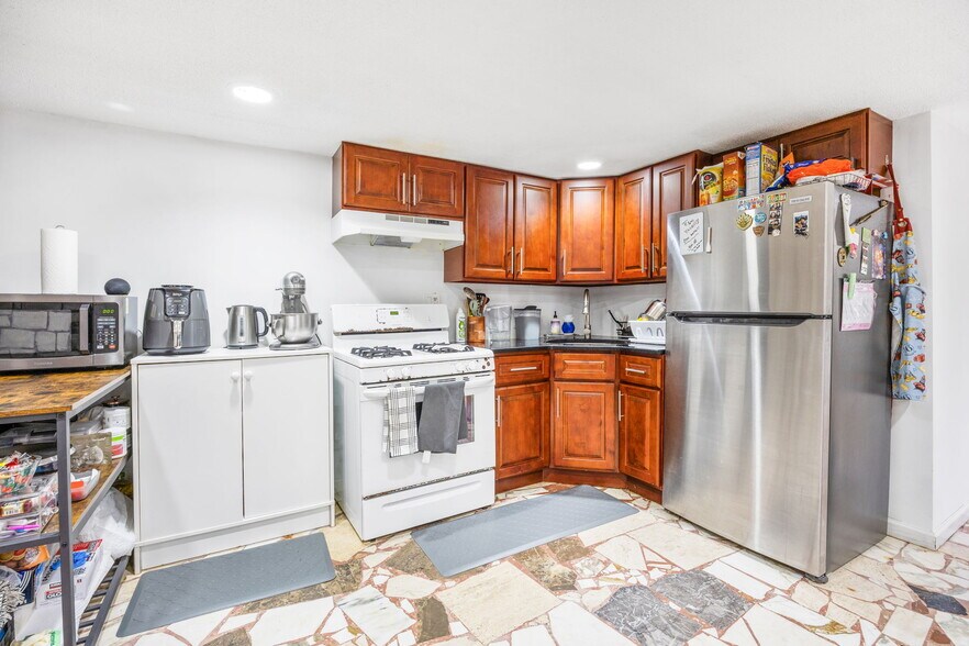More Photos Of 7521 Caldwell Ave, Middle Village Multifamily For Sale