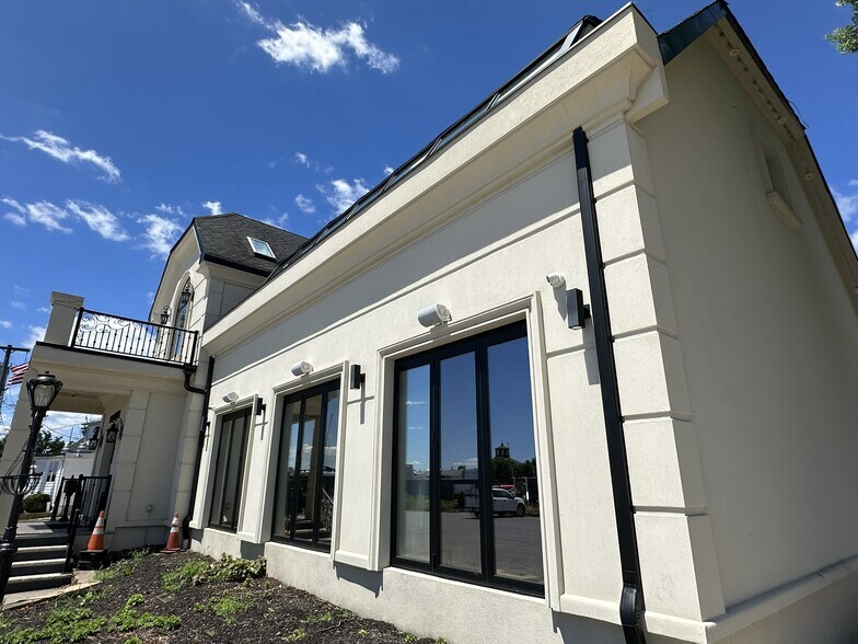 More Photos Of 141 Mansion Ave, Staten Island Restaurant For Sale