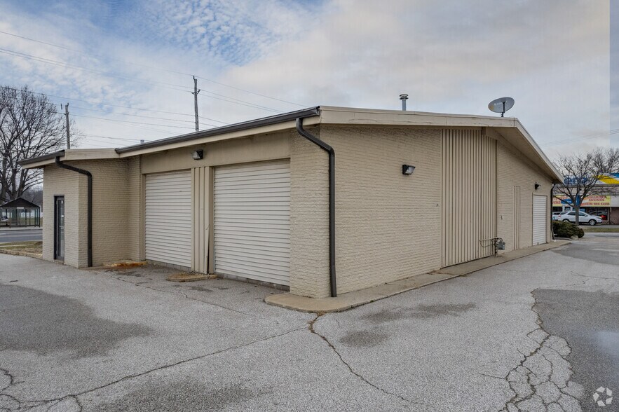 More Photos Of 6333-6339 Olde York Rd, Cleveland Unknown For Lease