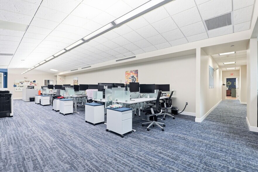 More Photos Of 7351 Office Park Pl, Melbourne Office For Sale