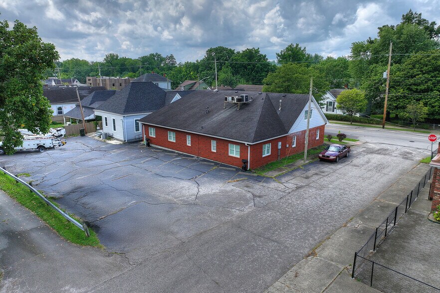 More Photos Of 1604 State St, New Albany Office For Sale