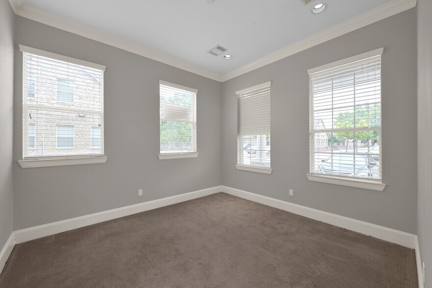 More Photos Of 25511 Budde Rd, The Woodlands Office For Lease