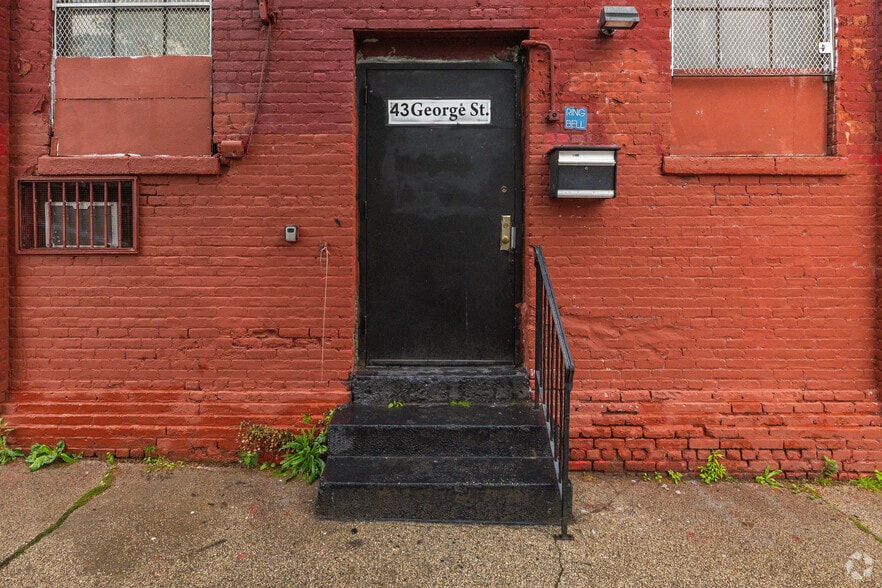More Photos Of 43 George St, Brooklyn Religious Facility For Sale