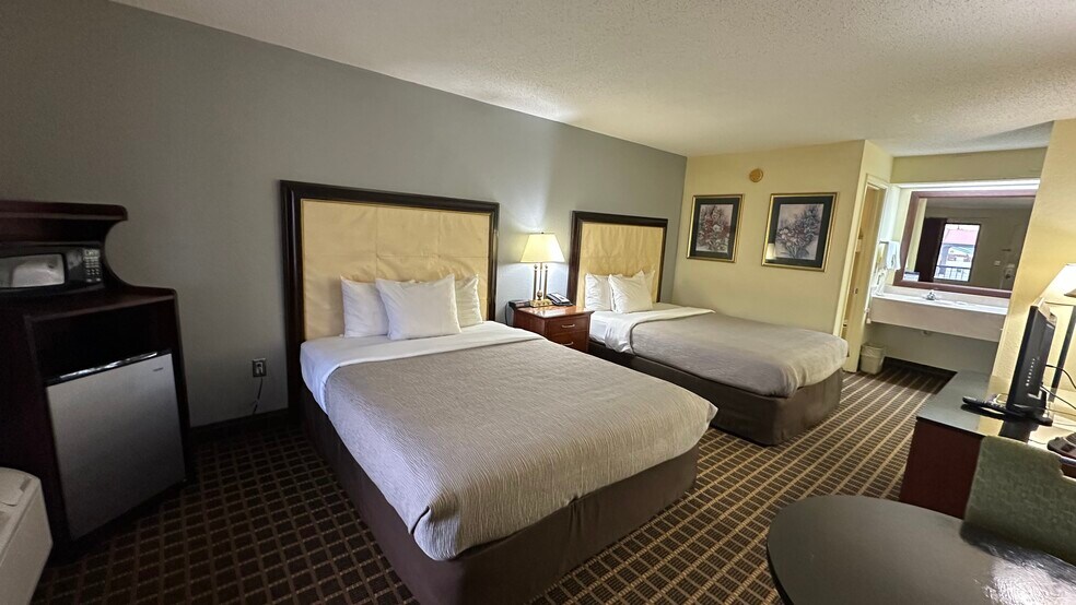 More Photos Of 115 Chapman Rd, Byron Hotel For Sale