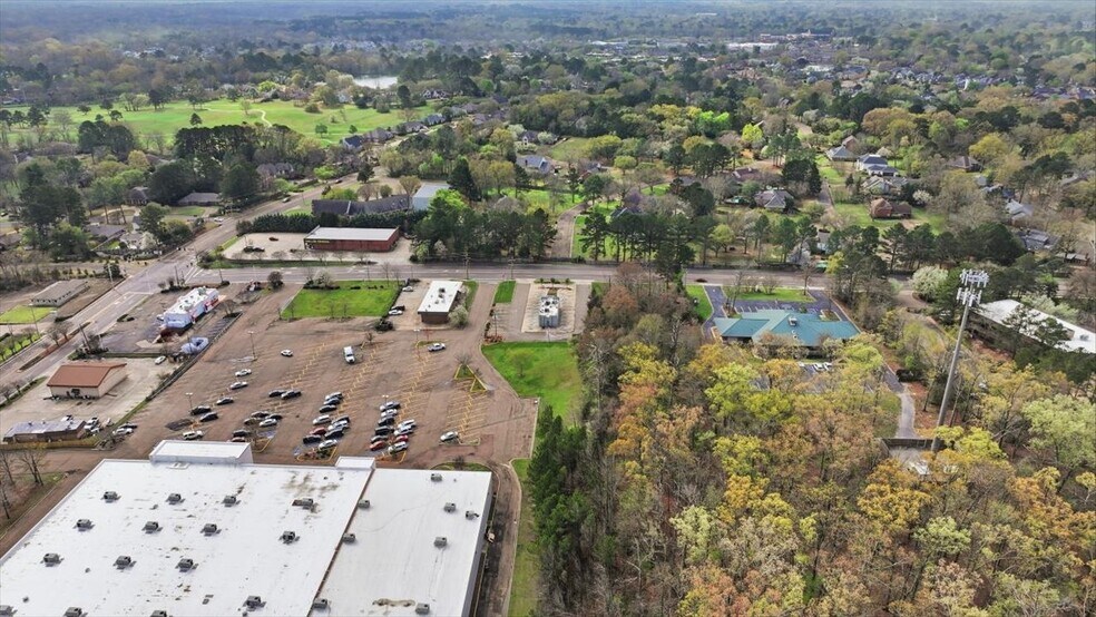 More Photos Of 1900 E County Line Rd, Ridgeland Fast Food For Sale
