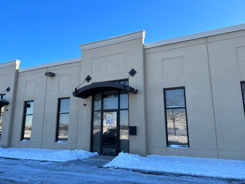 More Photos Of 424 Fort Hill Dr, Naperville Warehouse For Sale