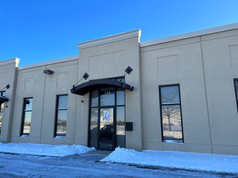 More Photos Of 424 Fort Hill Dr, Naperville Warehouse For Sale