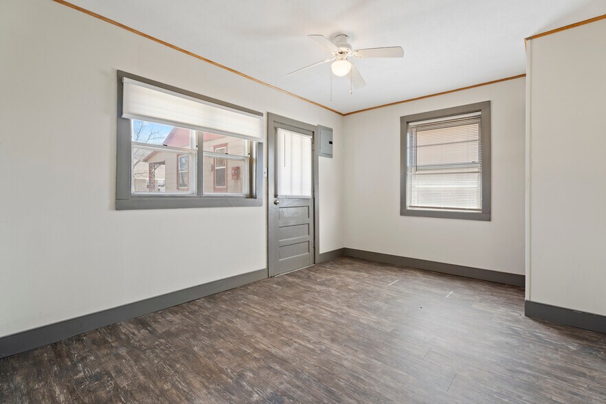 More Photos Of 300 Range St, Marshall Multifamily For Sale