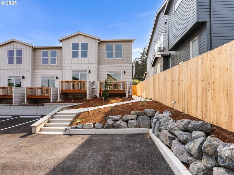 More Photos Of 305 Jetty ave, Lincoln City Multifamily For Sale