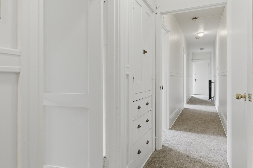 More Photos Of 317 18th Ave E, Seattle Apartments For Sale