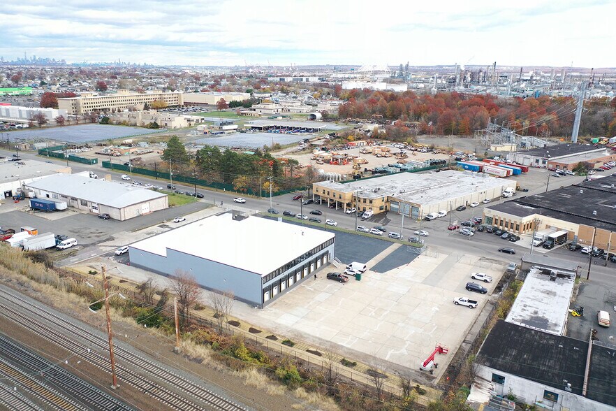 More Photos Of 1401 E Linden Ave, Linden Warehouse For Lease
