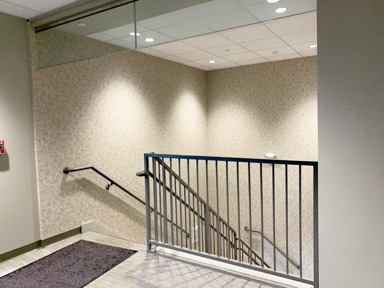 More Photos Of 9800 W Bluemound Rd, Wauwatosa Office For Sale