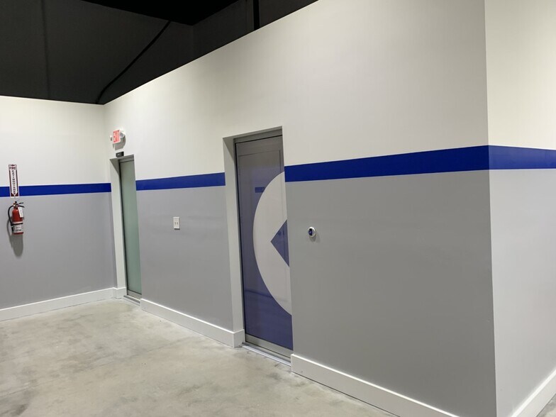 More Photos Of 4960 NW 165th St, Miami Warehouse For Sale