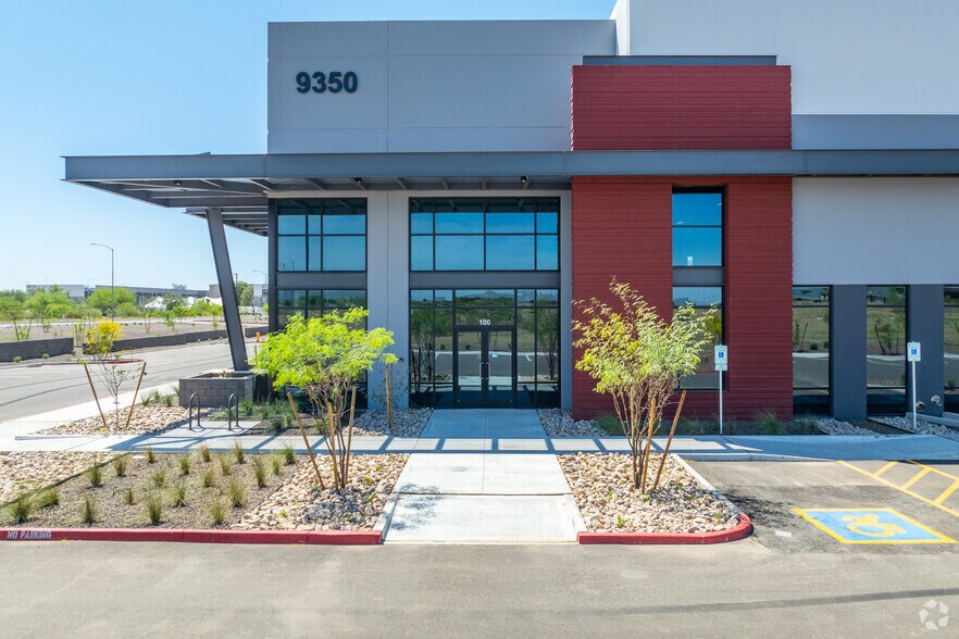 More Photos Of 9350 E Elliot Rd, Mesa Distribution For Lease