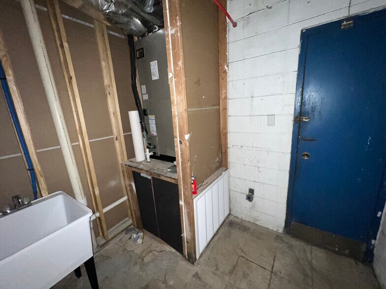 More Photos Of 203 W Judge Perez Dr, Chalmette Freestanding For Lease