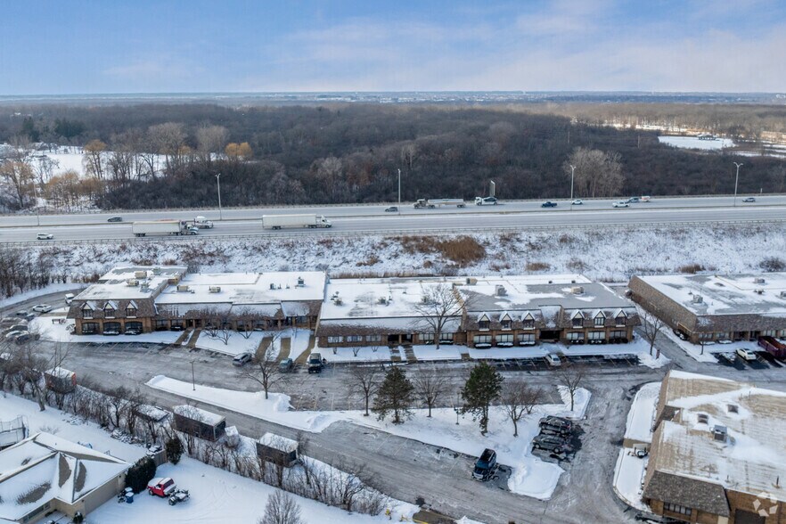 More Photos Of 28045 N Ashley Cir, Libertyville Light Distribution For Sale