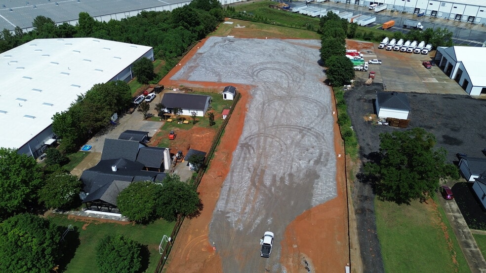 More Photos Of 1271 Woods Chapel Road, Duncan Contractor Storage Yard For Lease