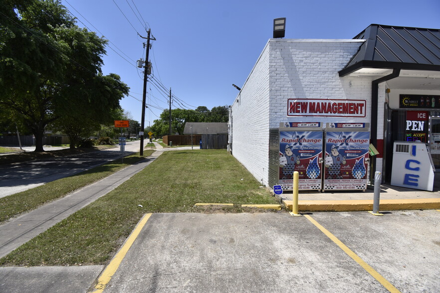 More Photos Of 550 FM 1959 Rd, Houston General Retail For Sale