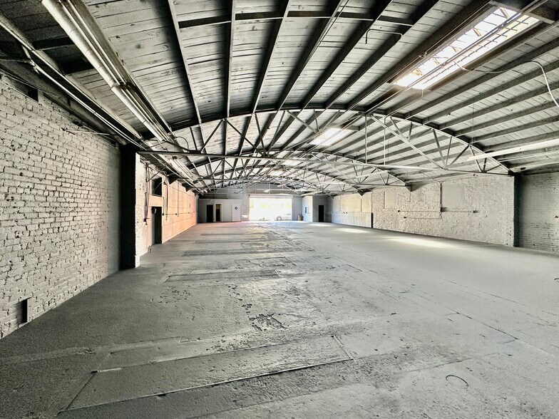 More Photos Of 229 S Oxnard Blvd, Oxnard Storefront Retail Office For Sale