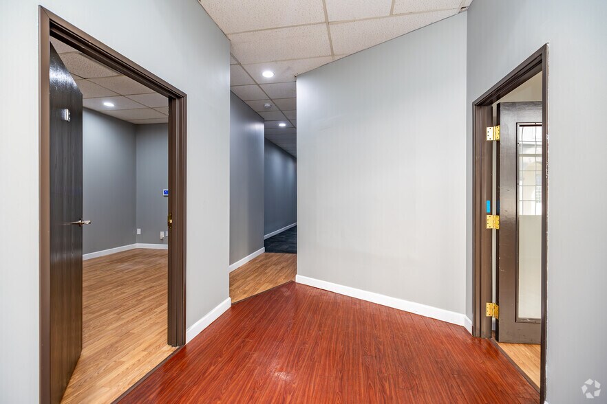 More Photos Of 6230-6360 Busch Blvd, Columbus Unknown For Lease