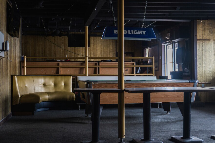 More Photos Of 8919 N 30th St, Omaha Storefront For Lease