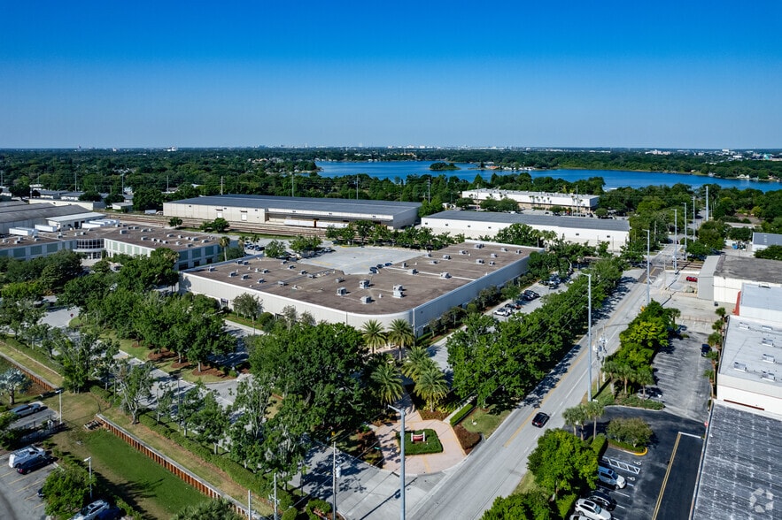 More Photos Of 102 W Pineloch Ave, Orlando Office For Sale