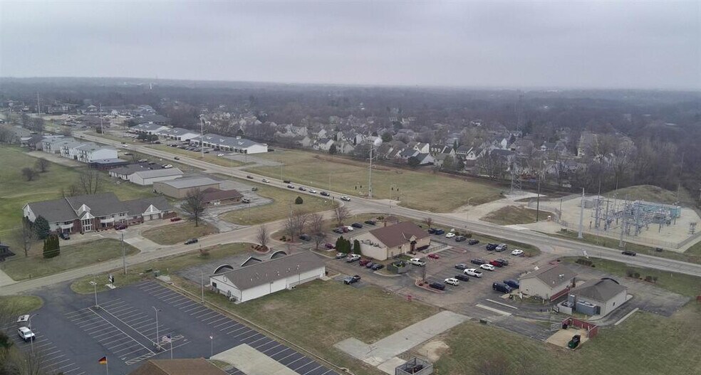 More Photos Of 3727 W Willow Knolls Dr, Peoria General Retail For Lease