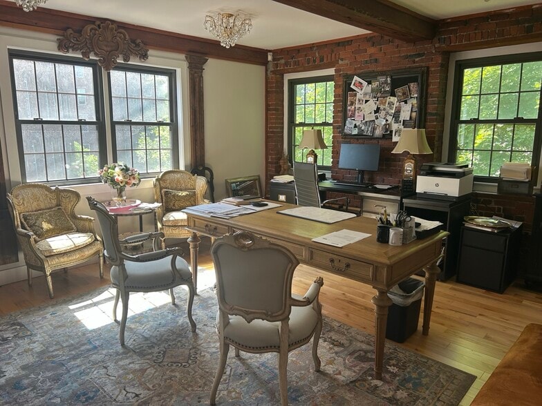 More Photos Of 7 Water St, Amesbury Loft Creative Space For Lease